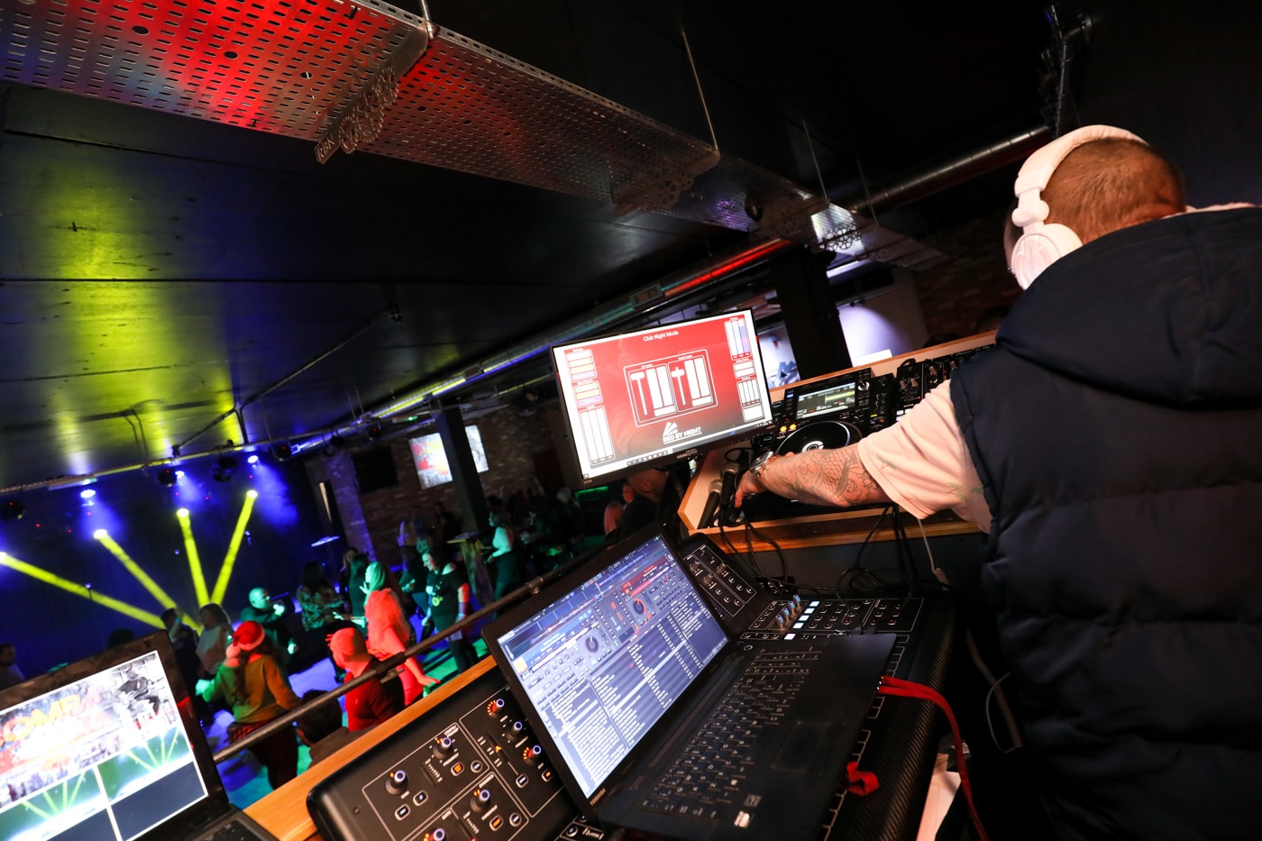 FB RBN Club-11 DJ at Red by Night